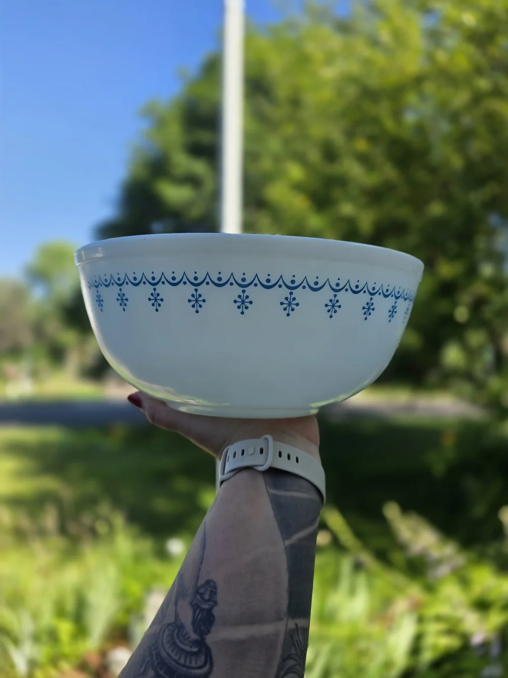 Vintage Pyrex Blue and White Nesting Bowls with Matching Cups